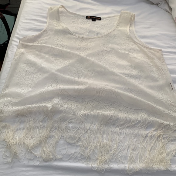 Lacy fringed top - Picture 2 of 4